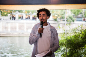 Sofiane à la soirée de célébration des 10 ans de ViensVoirMonTaf